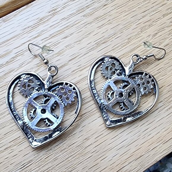 Etsy Steampunk Heart American Cast Pewter Earrings - Picture 10 of 11